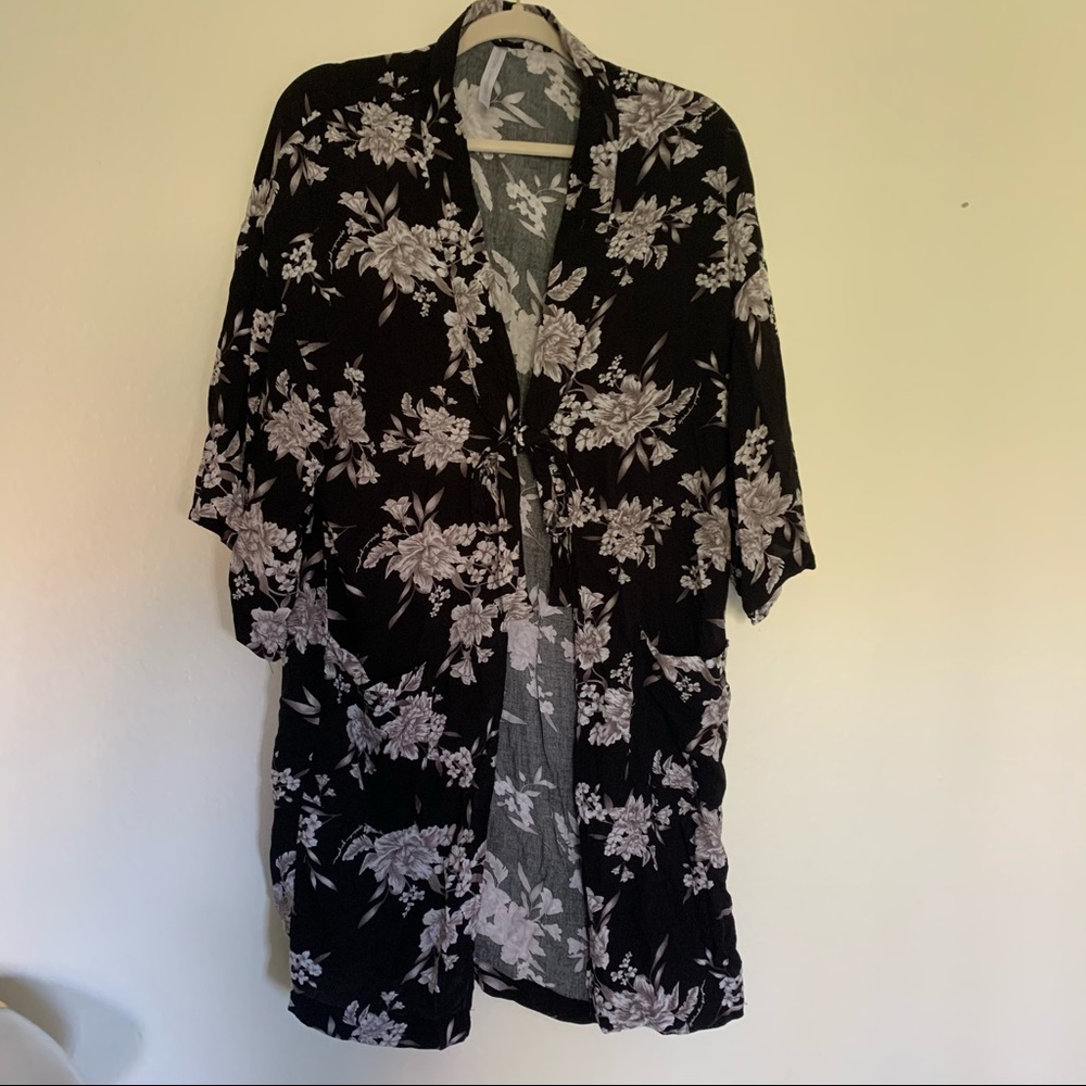 FLORAL KIMONO